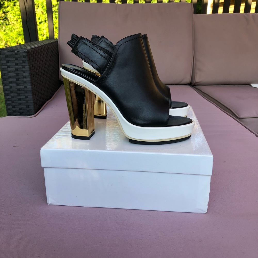 One of a kind sling back heels - Picture 4 of 12